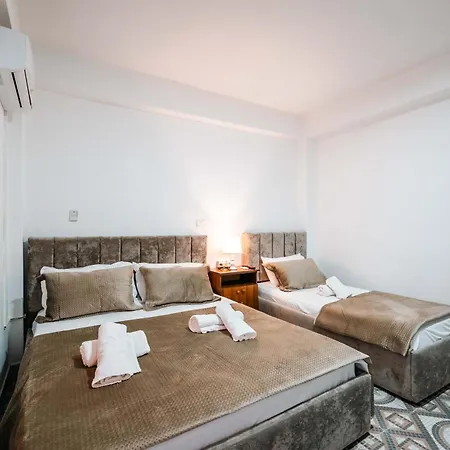 Kurti Hotel Golem (Tirana)