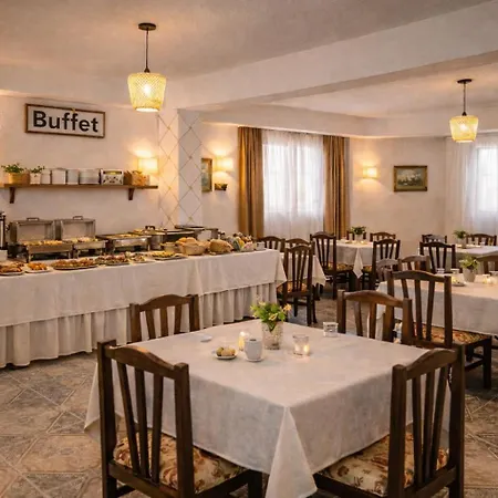 Ξενοδοχείο Kurti 3*